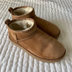 Women’s UGG Ultra Mini in Chestnut US7